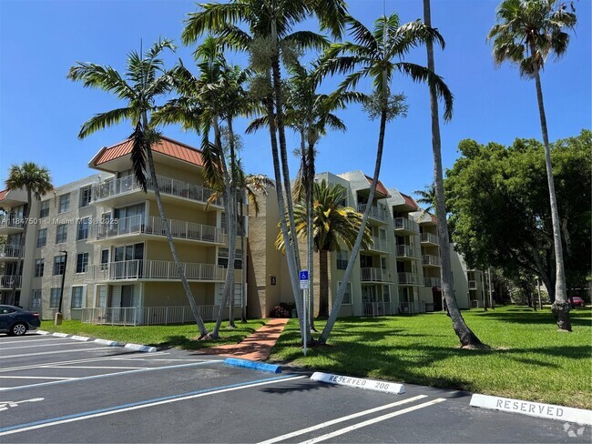 Building Photo - 13100 SW 92nd Ave Unit A-306 Rental