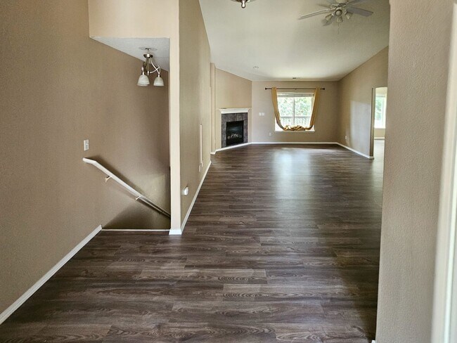 Photo - 703 Sitka Deer Ct NW