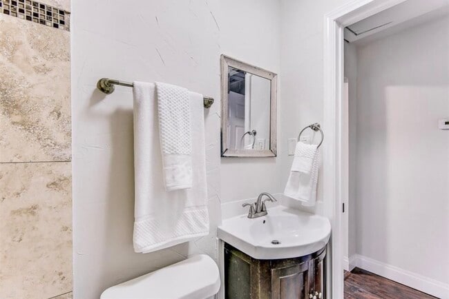 Photo - 2832 Avenue I