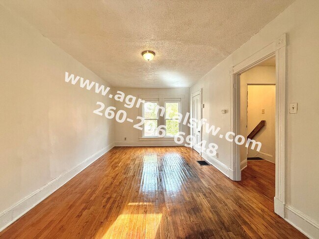 Photo - 231 W Dewald St Unit #2