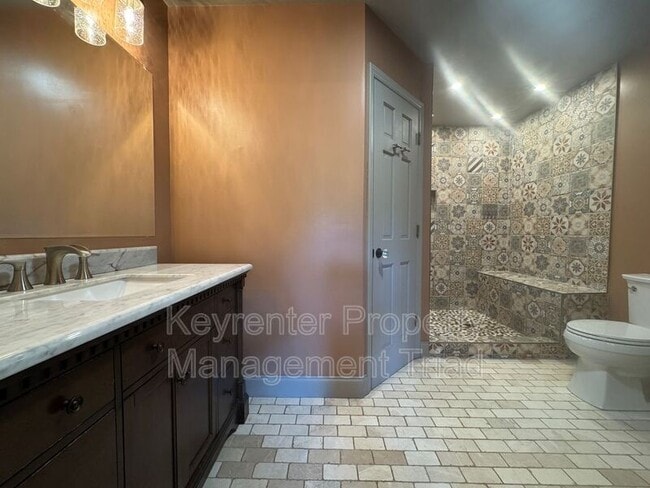 Photo - 7472 Middlestream Rd