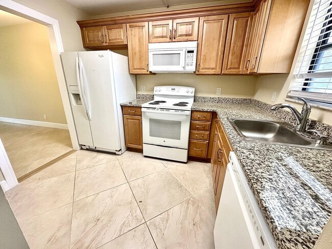 Photo - 21904 Lake Forest Cir Unit 101