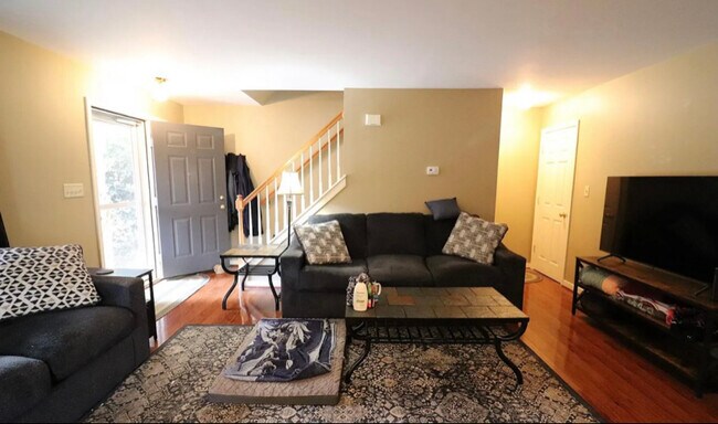 Photo - 641 Chickadee Dr