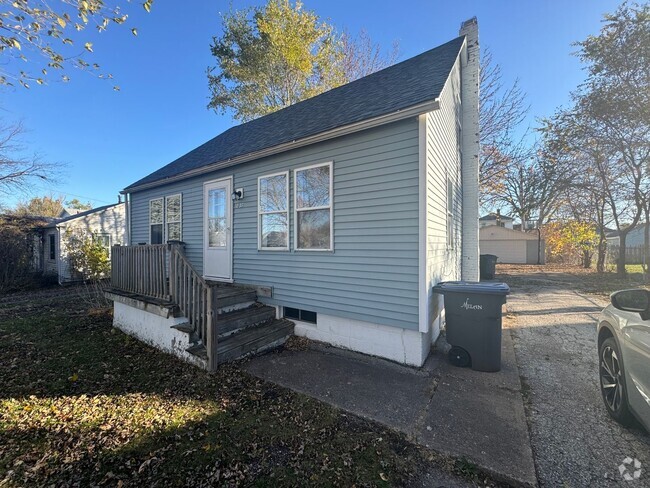 Building Photo - 3-Bedroom Home with Oversized 2-Car Garage...