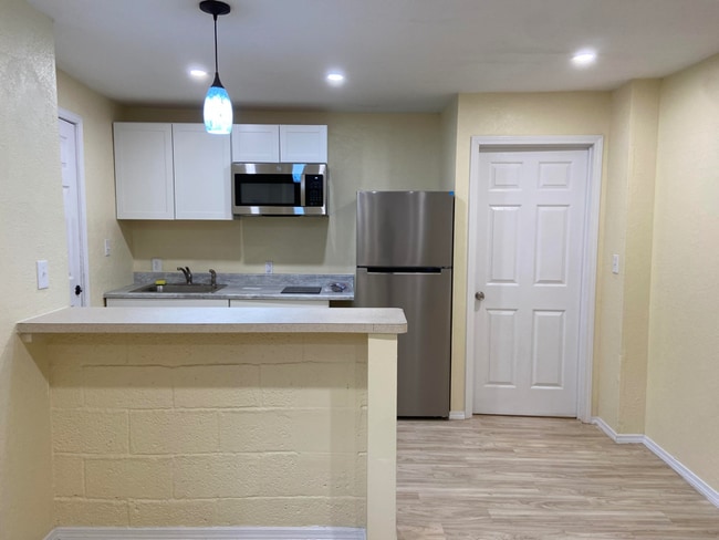 Building Photo - 2221 Gold Ave Rental