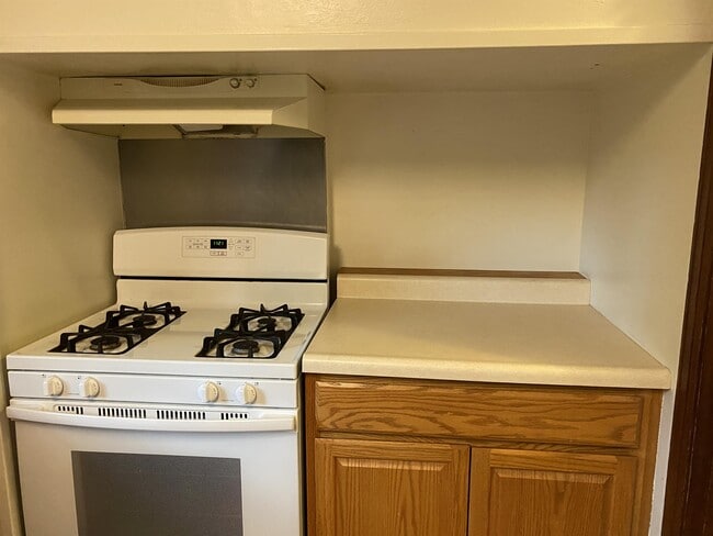 Photo - 1413 32nd St NE