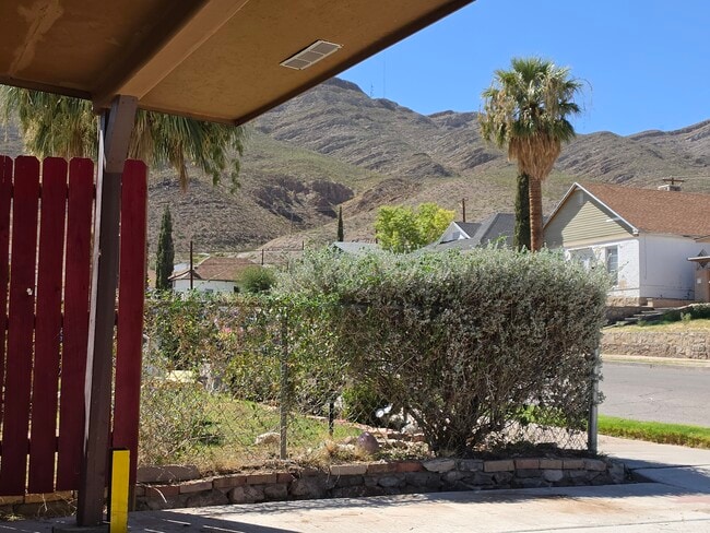 Photo - 2422 Copper Ave