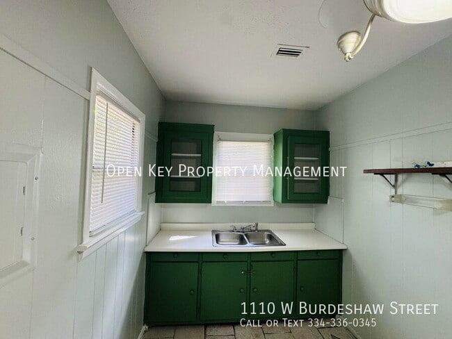 Photo - 1110 W Burdeshaw St