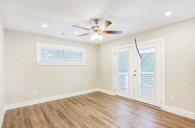 Photo - 2121 Nichols Ln