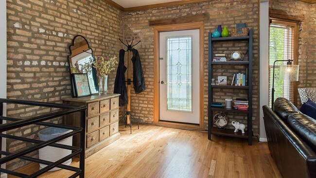 juliet window - 3436 N Ridgeway Ave Unit 3436 N Ridgeway #2