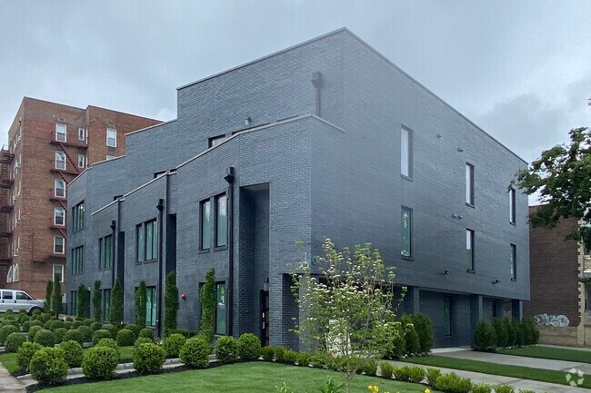 Photo - 271 McDonald Ave