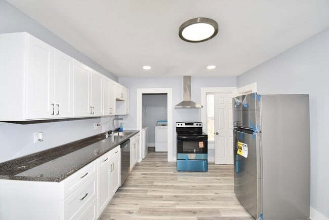 Photo - 30 Day St Unidad 2