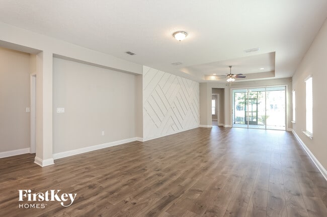 Photo - 82 Cottage Green Pl