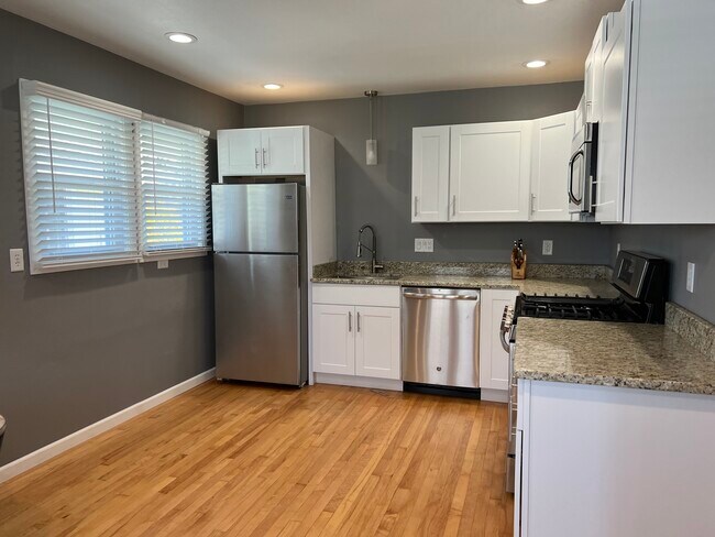 Kitchen - 1124 Emerald St Unit 2