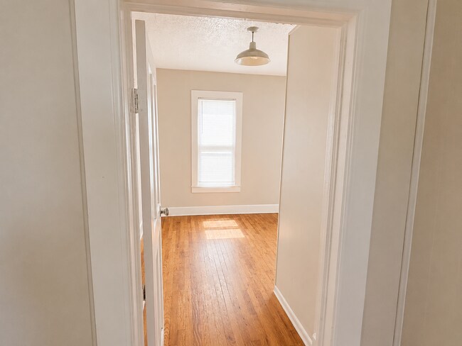 Photo - 17 Poplar Ave