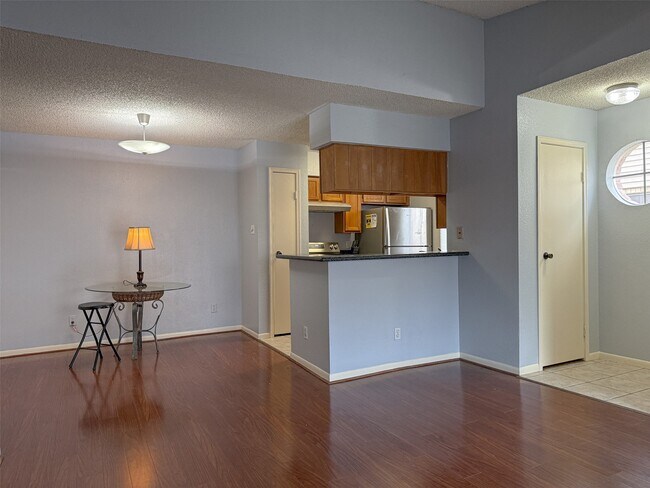 Photo - 3100 Jeanetta St Unidad 1104