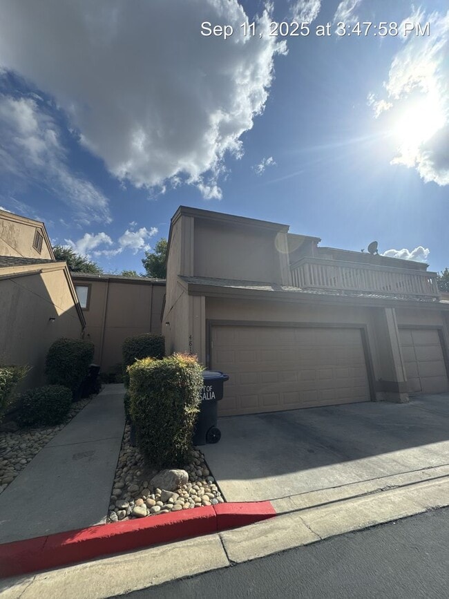 Building Photo - Charming Townhome in Visalia Coming Soon!