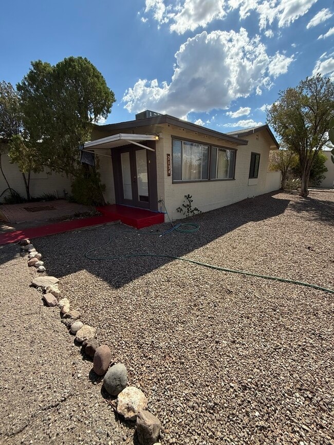 Building Photo - 2134 E Copper St Rental
