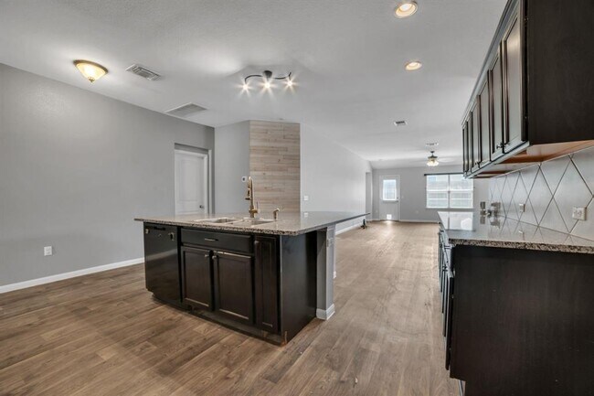 Photo - 101 Acadia Cv