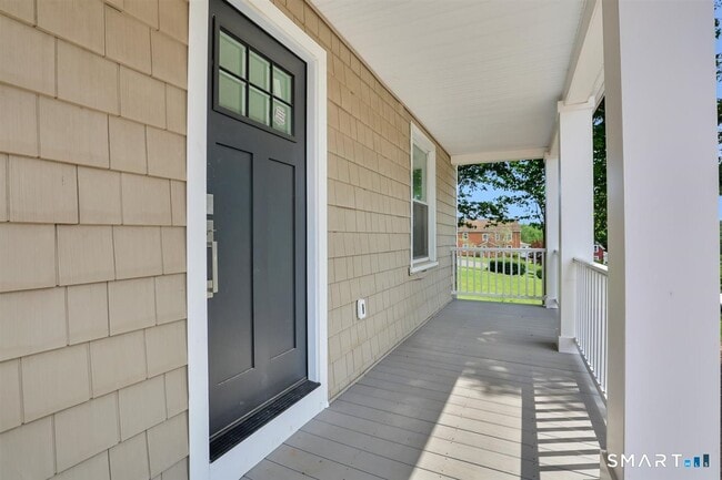 Photo - 672 E Main St