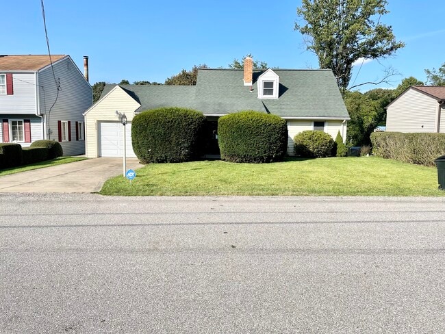 Building Photo - 613 Hickory Dr Rental