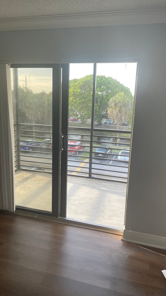 Photo - 3700 NW 88th Ave Unidad Sunrise Springs