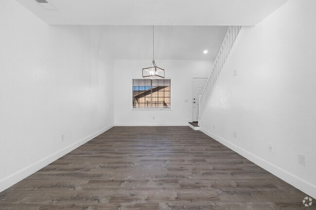 3 habitaciones, 2 baños - 1050 pies cuadrados - Sala de estar - Shadow Glen Townhouse Apartments