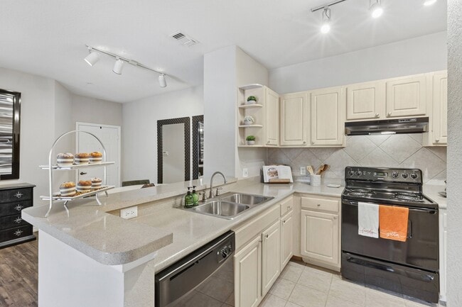 Building Photo - Sanctuary at Highland Oaks Rental