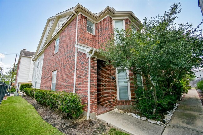 Photo - 1747 Hadley St House