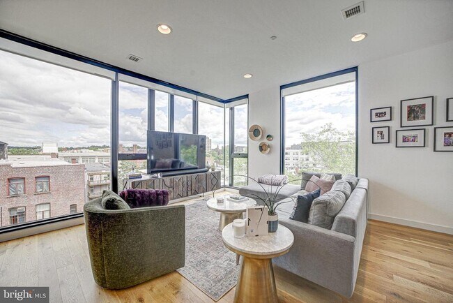 Photo - 57 N St NW Unidad 525