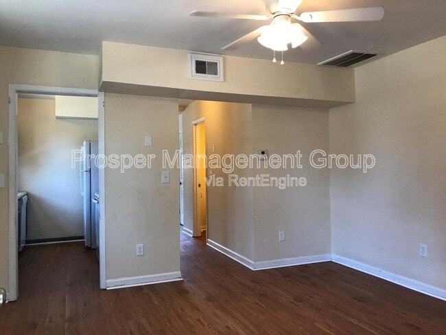 Photo - 120 Drake St