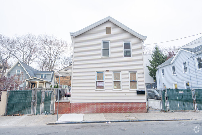 Building Photo - 445 Summer St Rental