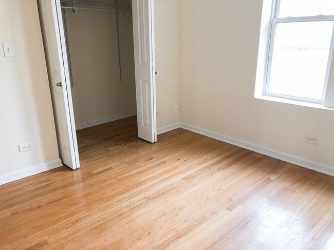 Photo - 4122 W Addison St Unidad 2