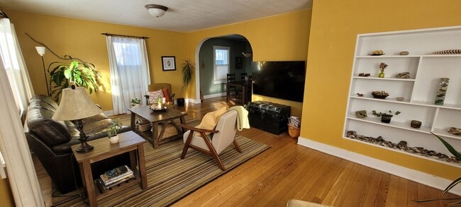 Photo - 716 Edgewood Pl