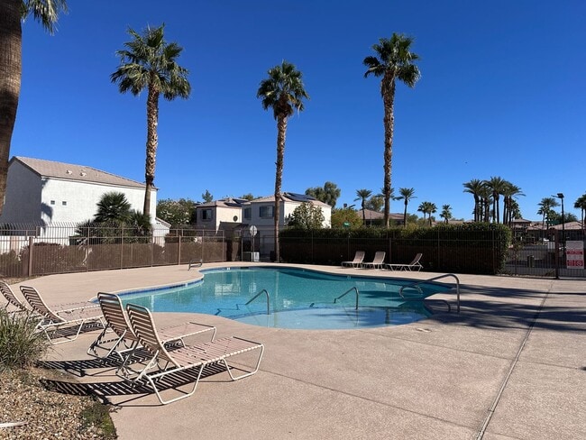 Photo - 3 bed house with new laminate flooring and...