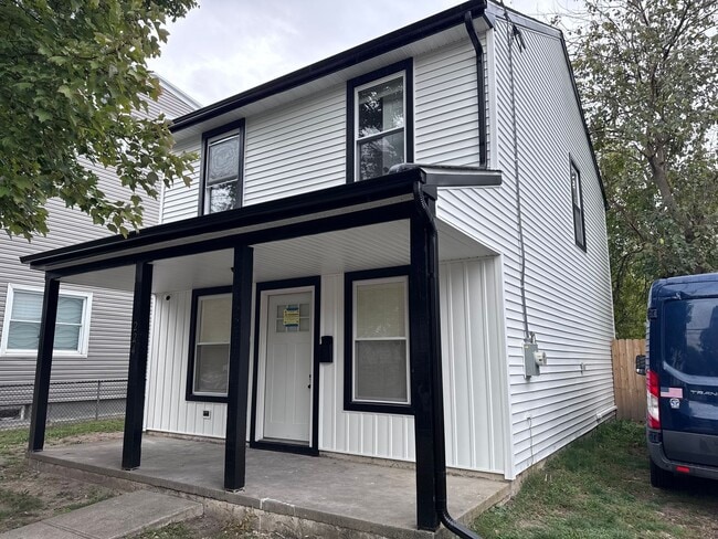 Building Photo - Fully renovated inside and out -  3 bedroo...