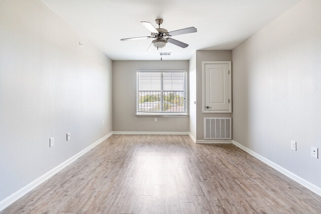 Photo - Sansom Pointe Senior