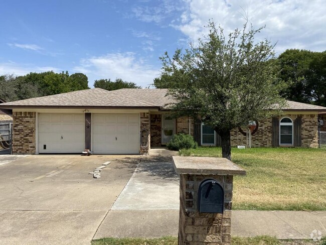 Building Photo - 1122 Rhonda Lee St Rental