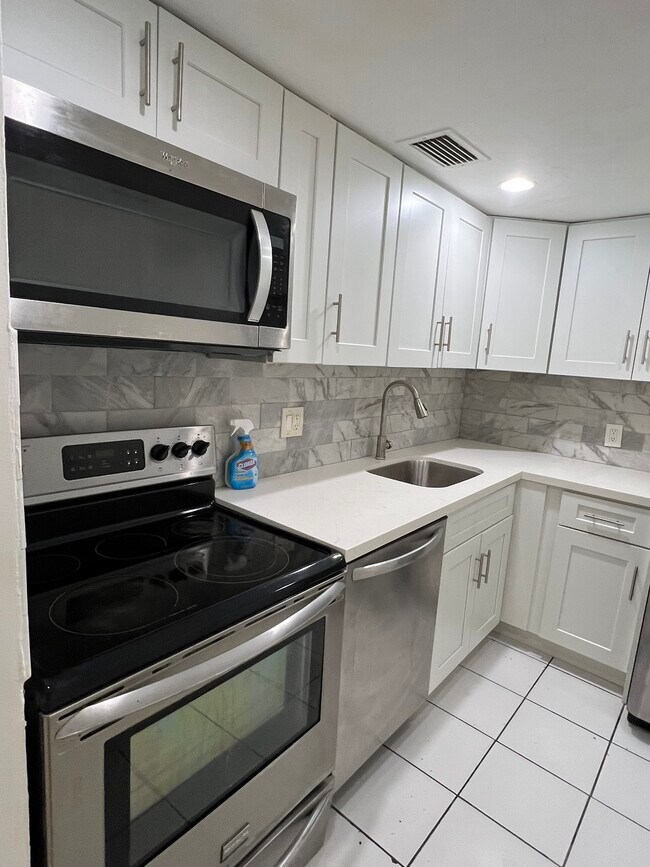 Photo - 8511 NW 8th St Unit 111