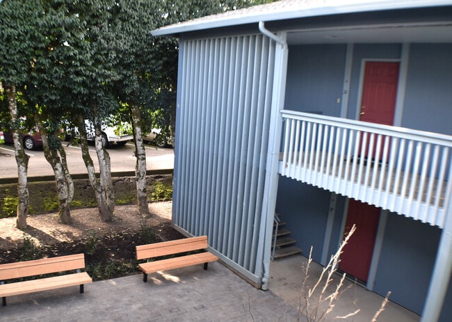 Photo - College Manor