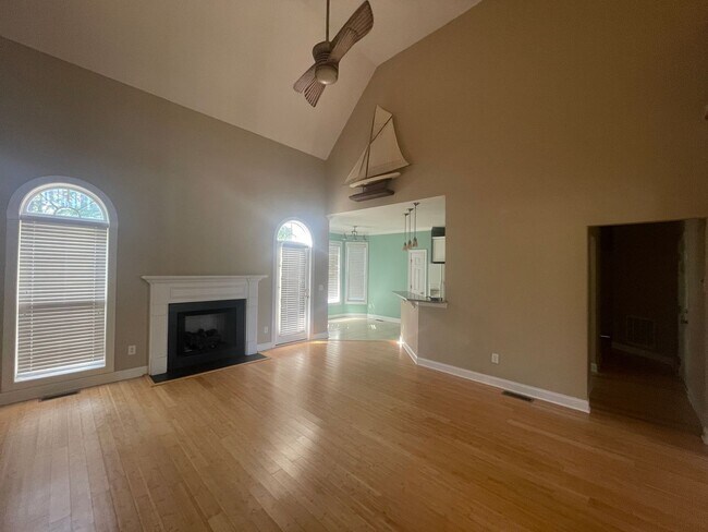 Photo - 106 Ravenswood Rd