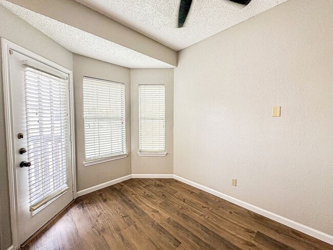 Photo - 2 Bedroom, 2.5 Bathroom Boardwalk Condo Near Baylor!