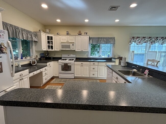 Photo - 11 Waterman Ave