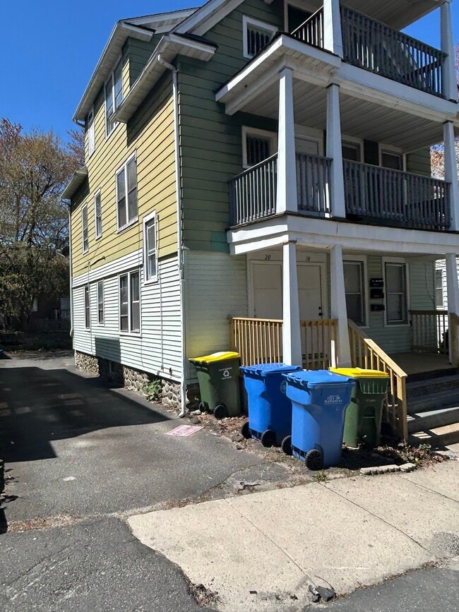 Photo - 18 Eastwood Ave Unit 3