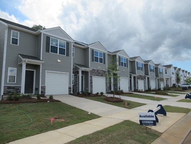 Photo - New Townhome for Rent in Lincolnton!