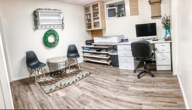 Photo - 4453 Fillmore Ave