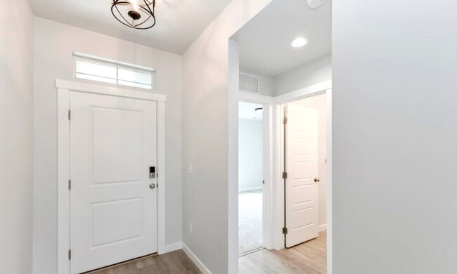 Photo - 6290 W Karpathos St