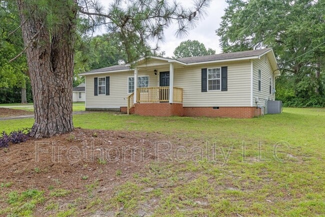 Photo - 2140 Veterans Dr