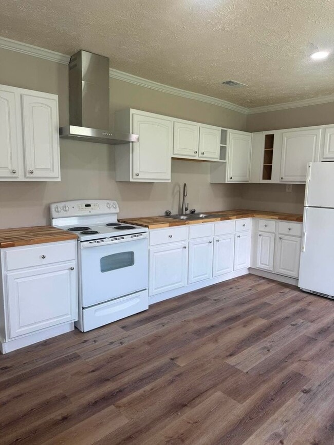 Photo - 222 Lenoir Ave