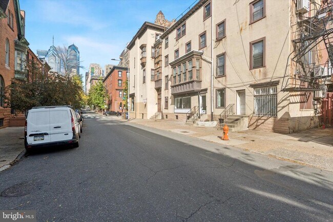Photo - 1538 Pine St Unit 1R